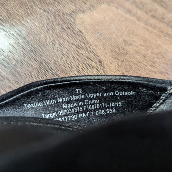 Mossimo | Velvet Point-Toed Heels - Picture 4 of 4